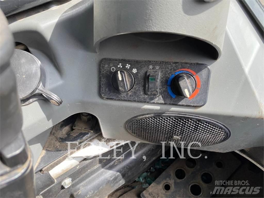 Bobcat S770  스키드로더