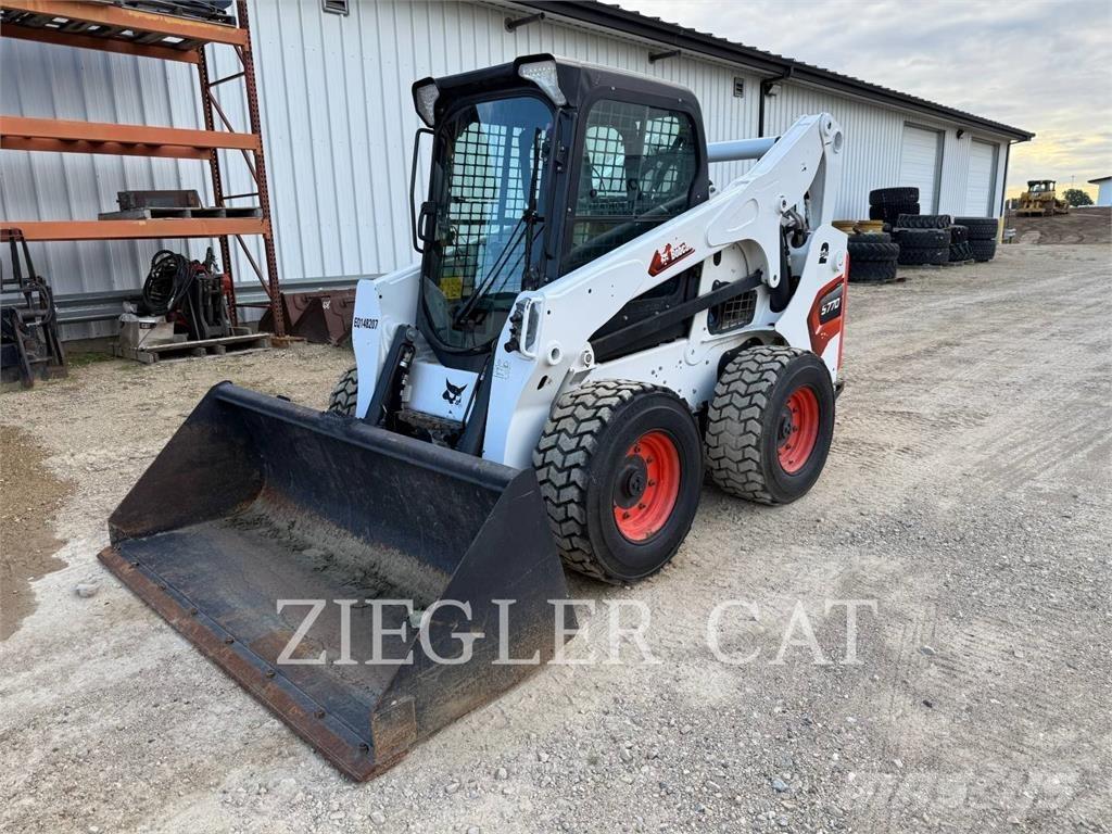 Bobcat S770  스키드로더