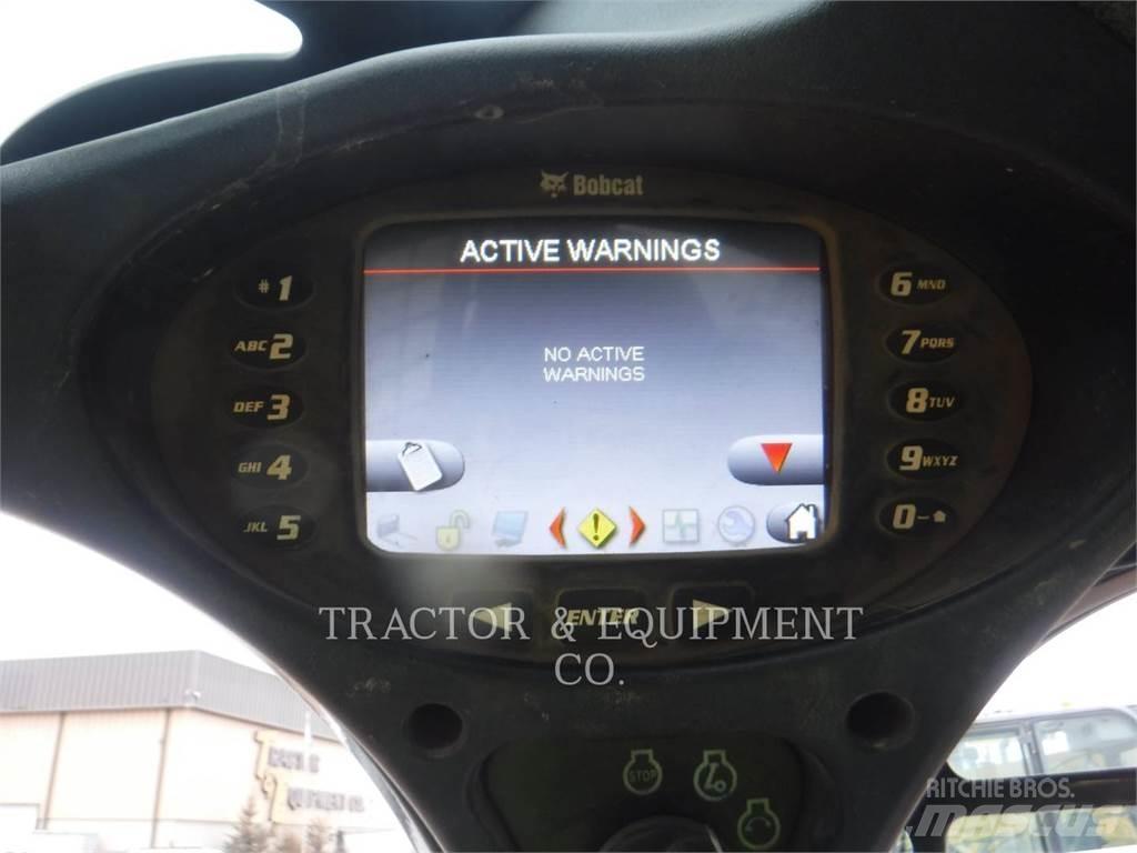 Bobcat T-770  스키드로더