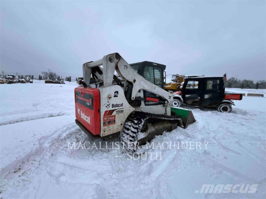 Bobcat T740 궤도식 로우더