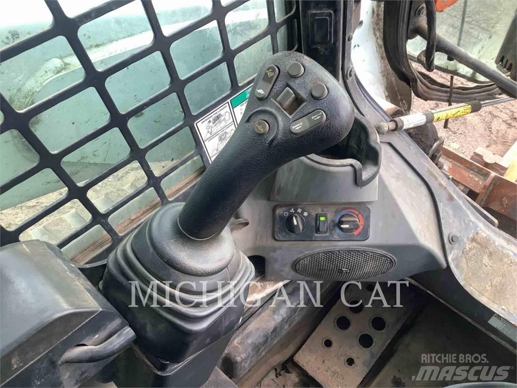 Bobcat T770  스키드로더