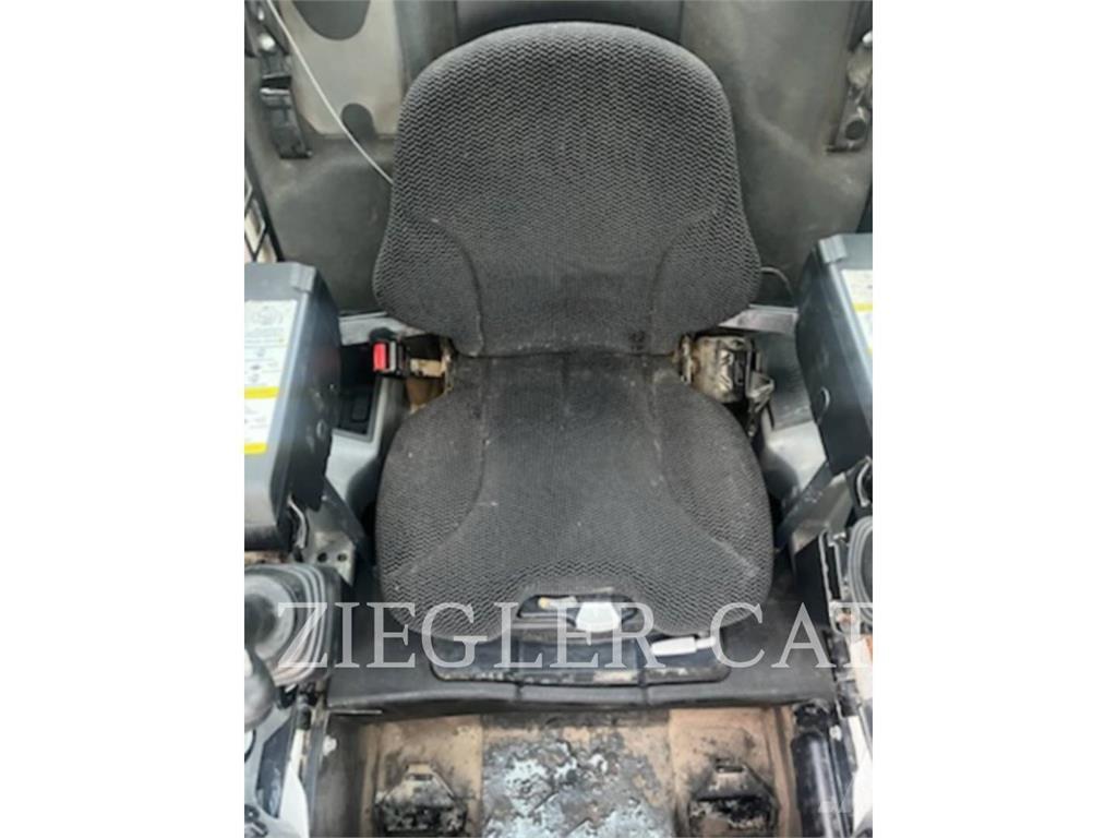 Bobcat T770 궤도식 로우더