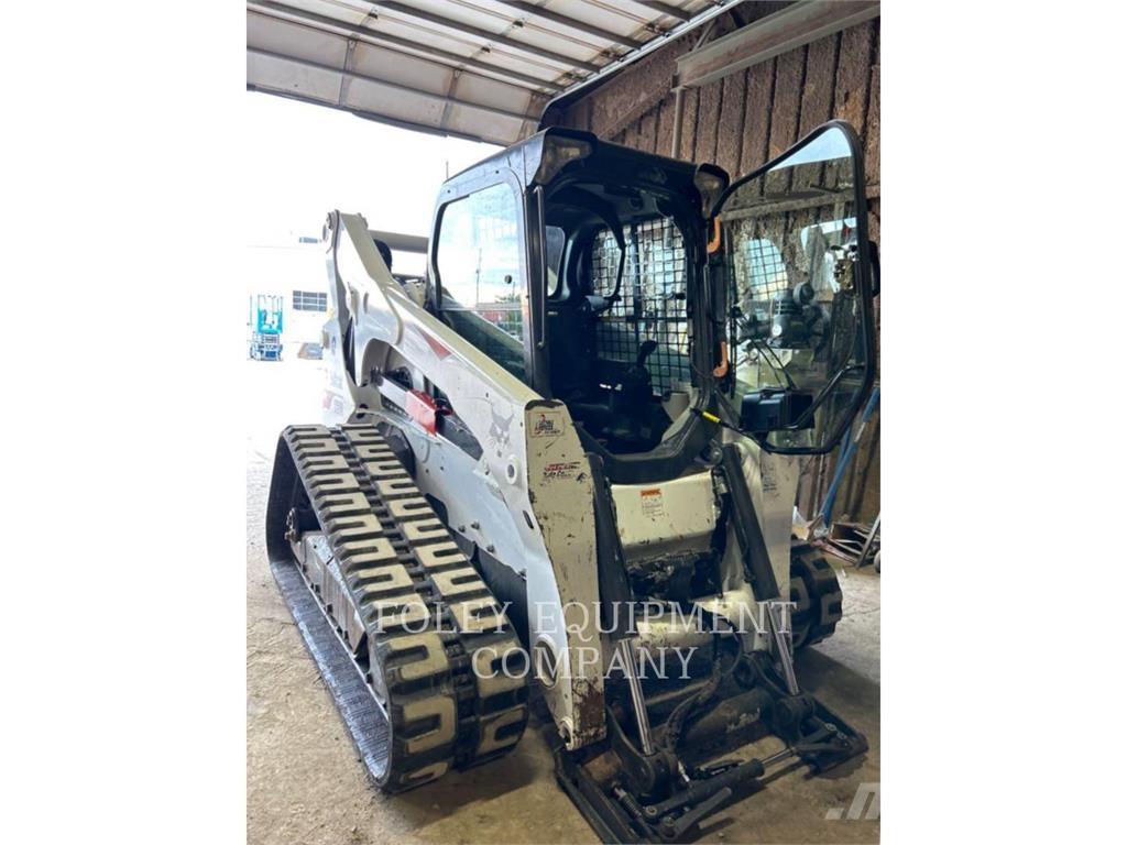 Bobcat T870  스키드로더