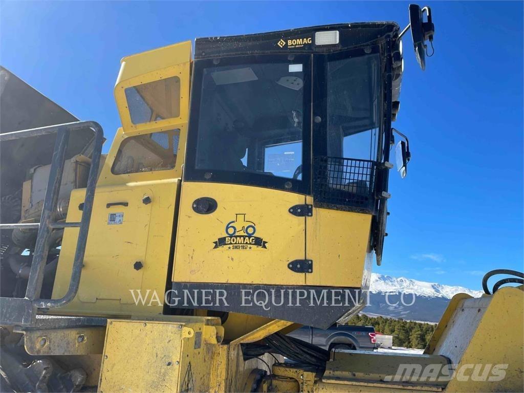 Bomag BC573RB-4 토양 다짐기