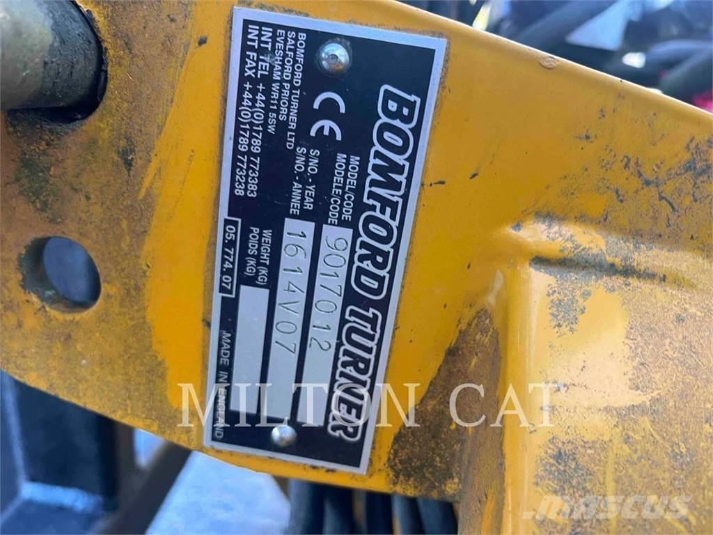 Bomford B457 제초기