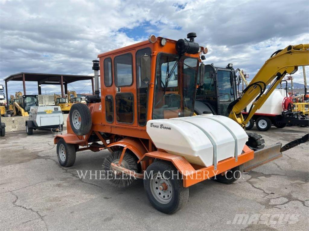 Broce BROOM 4 도로 청소차