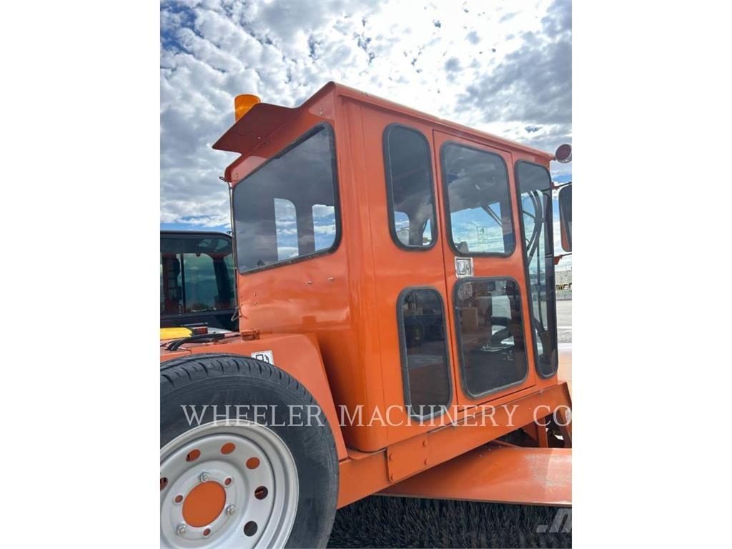 Broce BROOM 4 도로 청소차