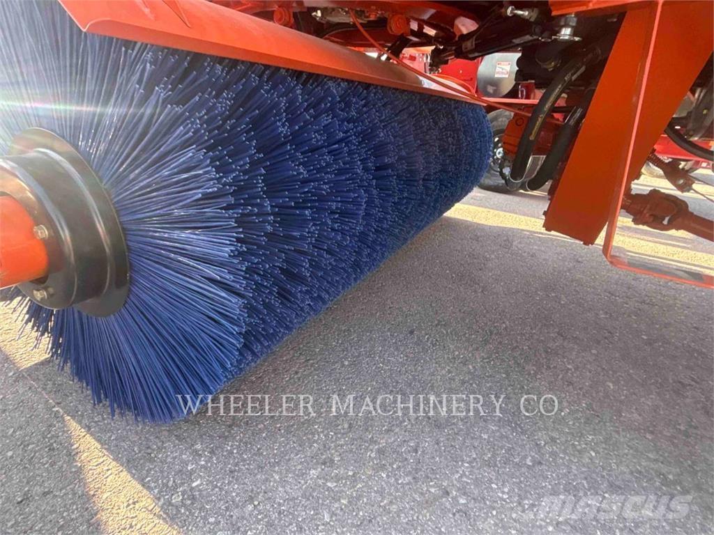 Broce BROOM 4 도로 청소차