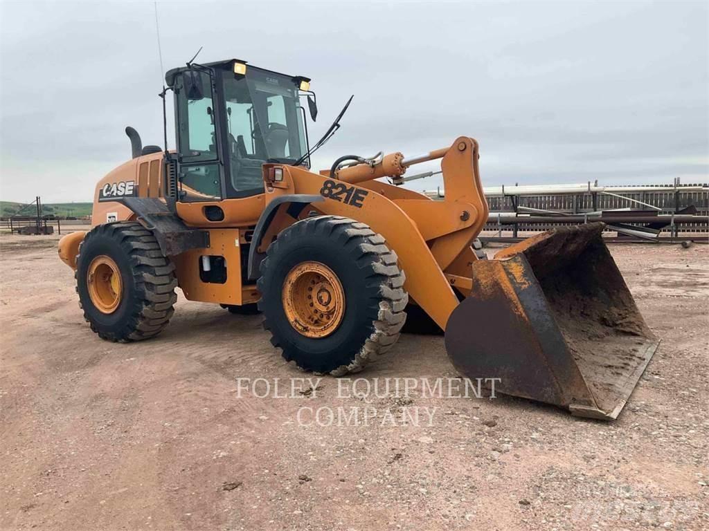CASE 821E  휠로우더