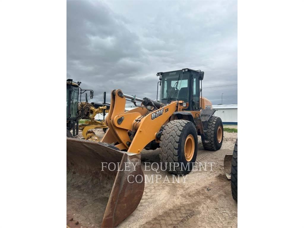 CASE 821F  휠로우더