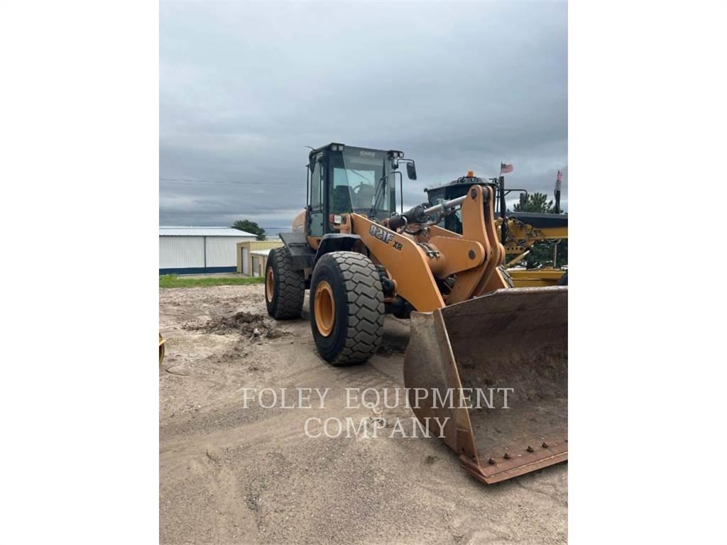 CASE 821F  휠로우더