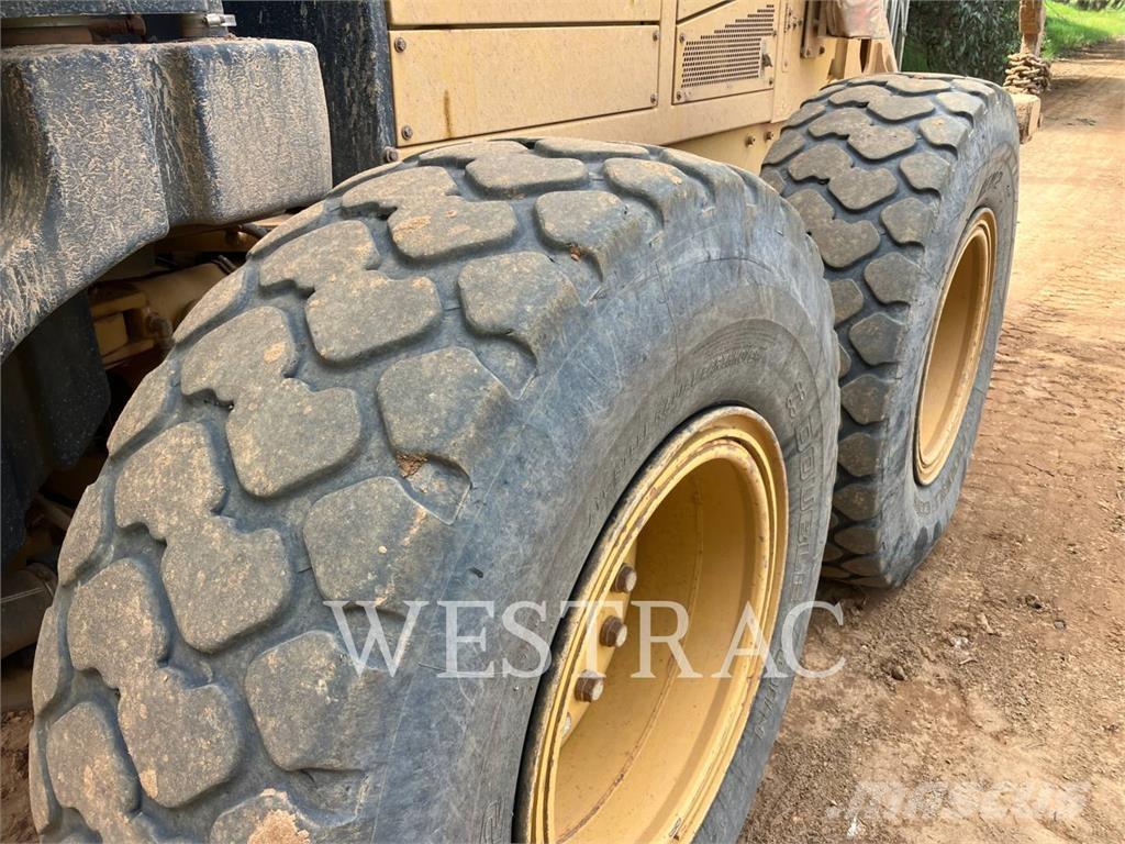 CAT 12M 그레이더