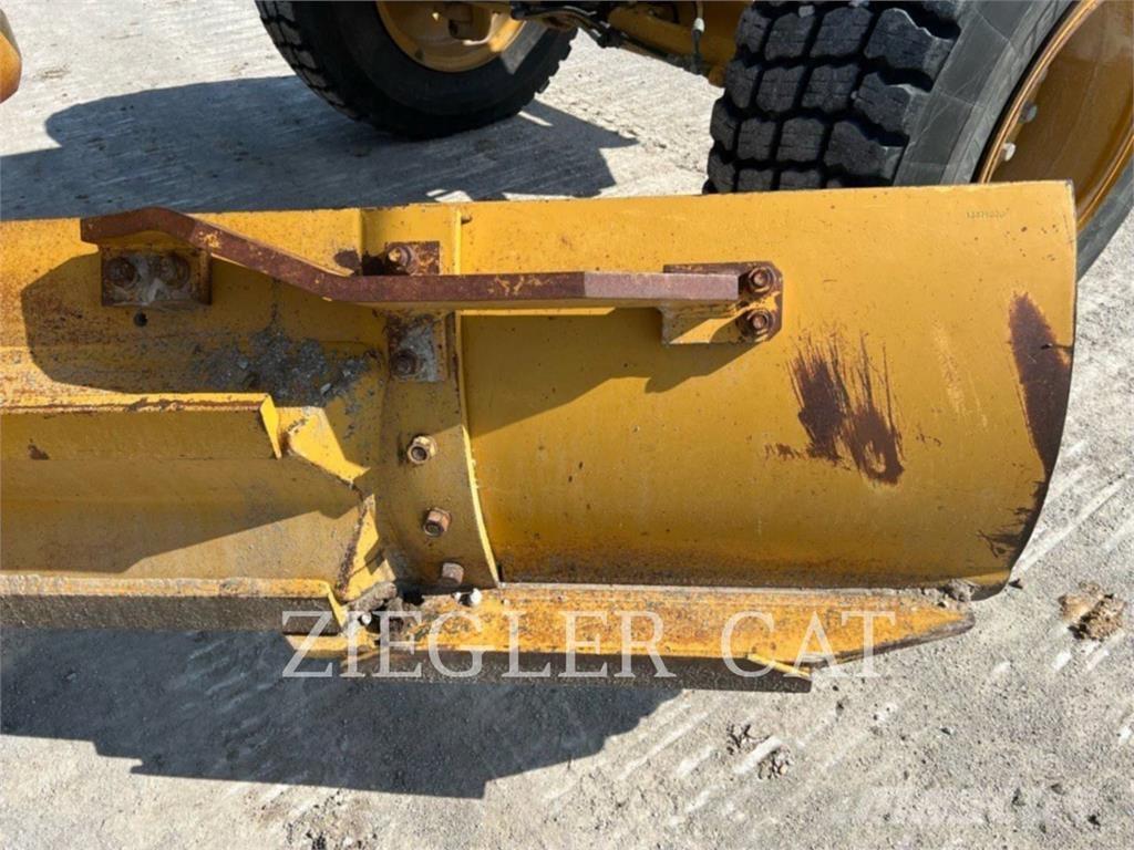 CAT 12M2 그레이더