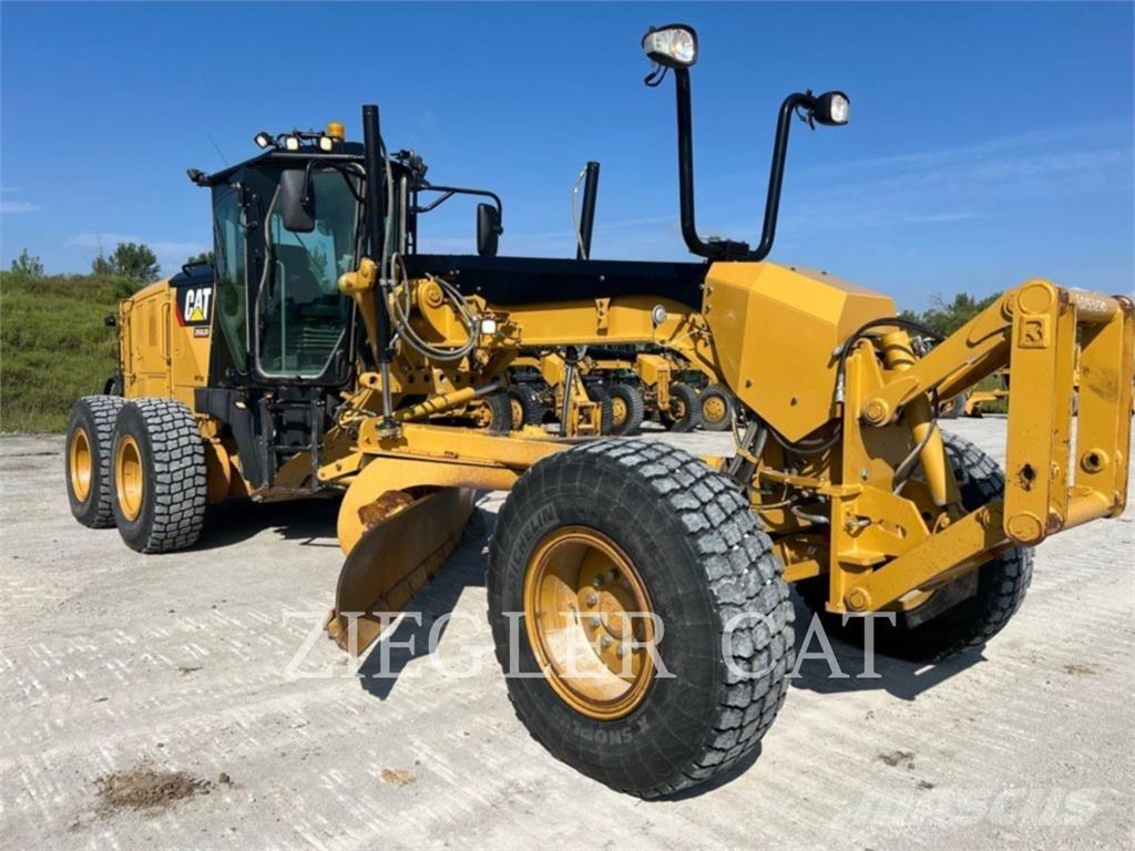 CAT 12M2 그레이더