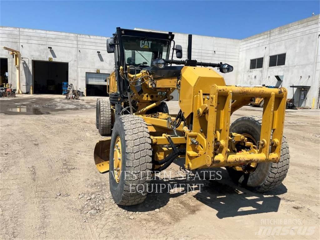 CAT 140 그레이더