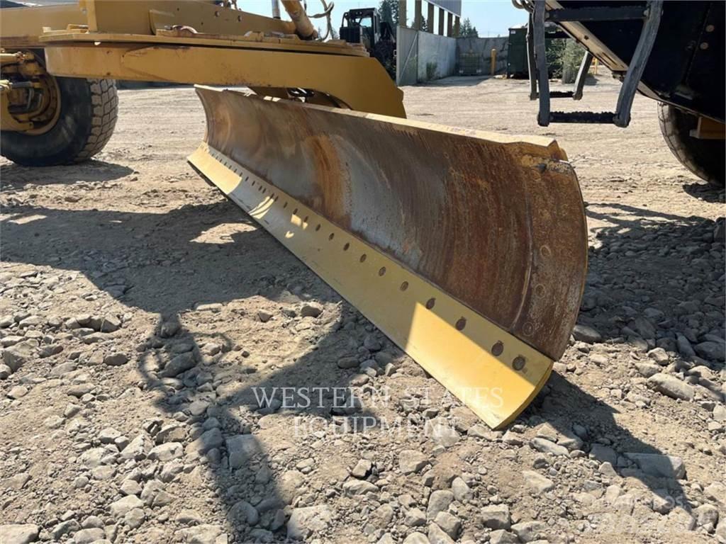 CAT 140 그레이더