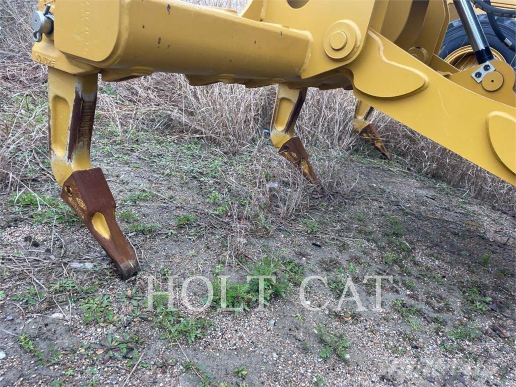 CAT 140 그레이더