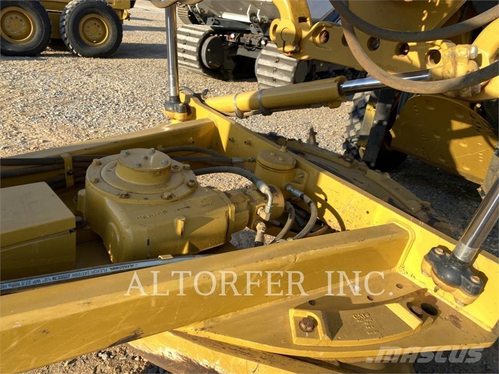CAT 140 그레이더