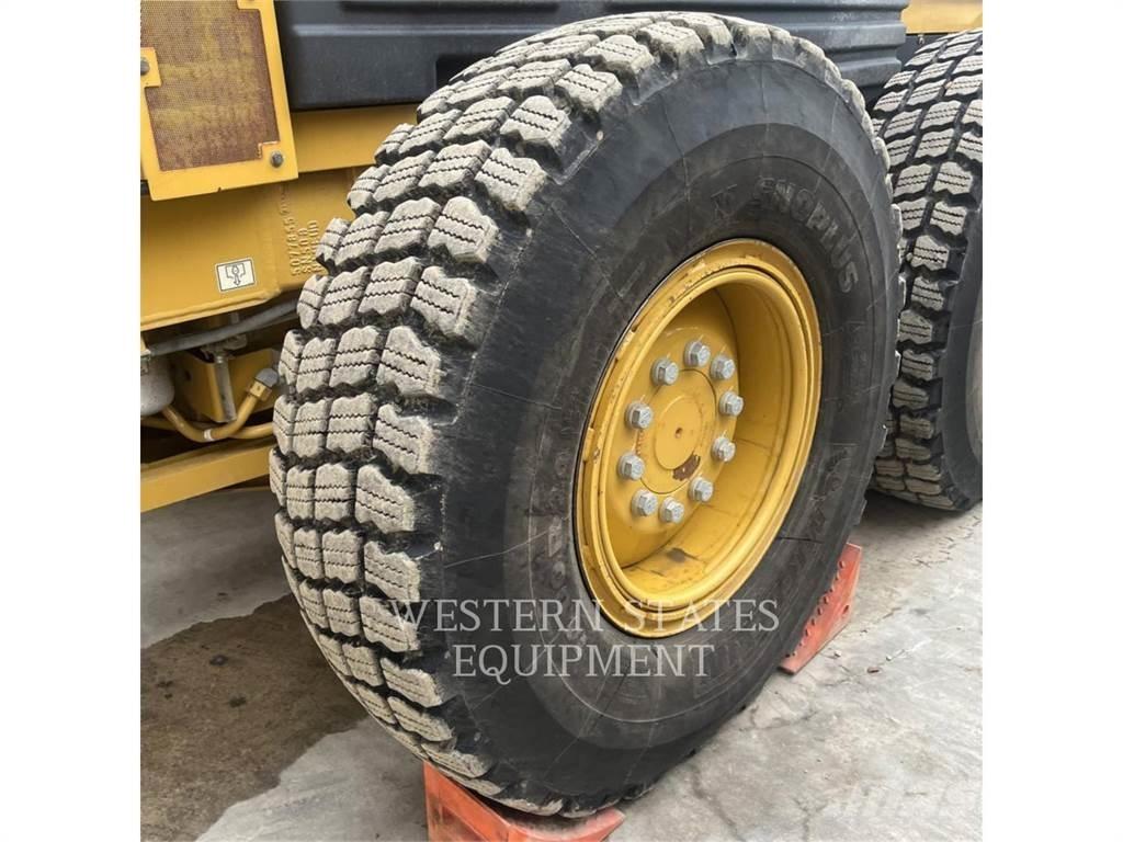 CAT 140 AWD 그레이더