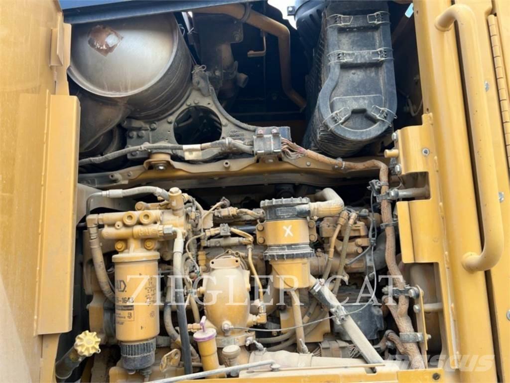 CAT 140M2AWD 그레이더