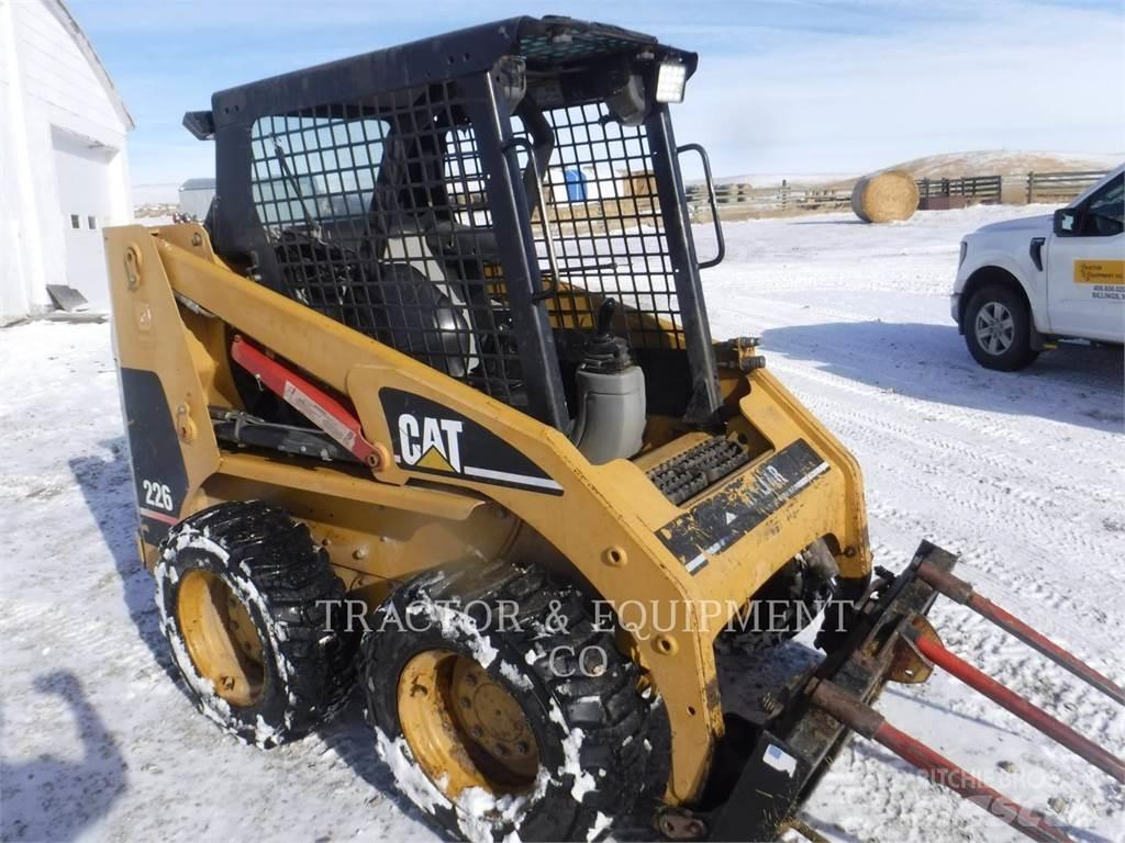 CAT 226  스키드로더