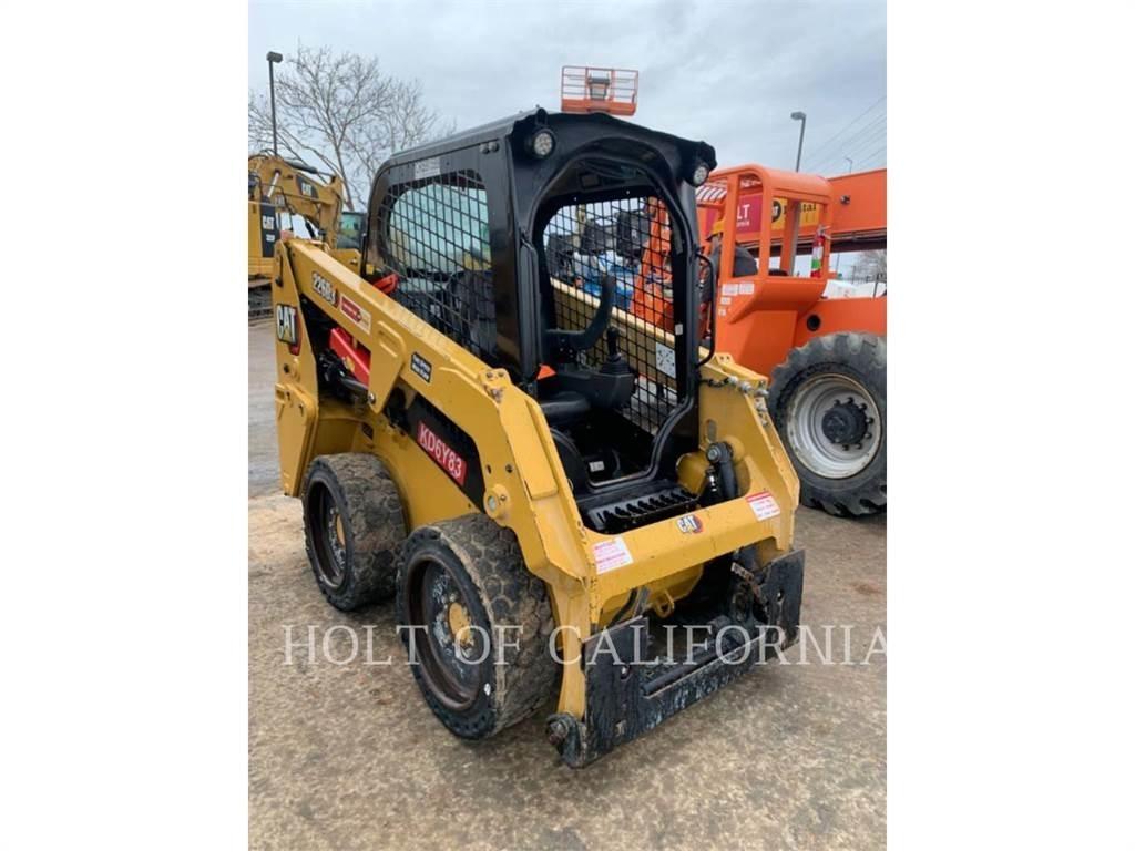 CAT 226 HF  스키드로더