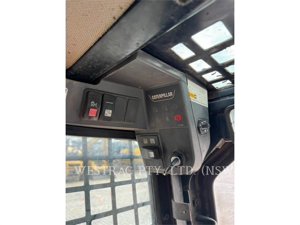 CAT 226B3  스키드로더