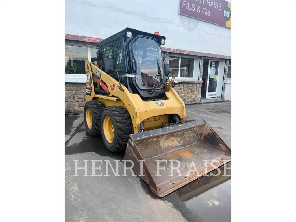 CAT 226B3  스키드로더