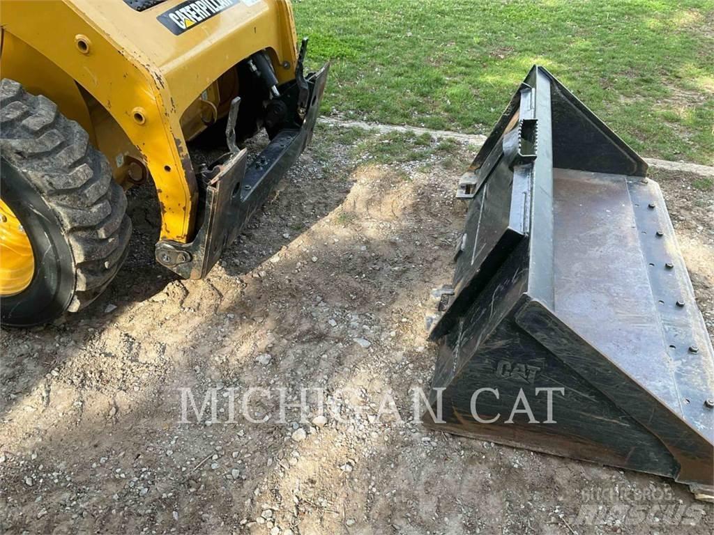 CAT 226B3 C  스키드로더