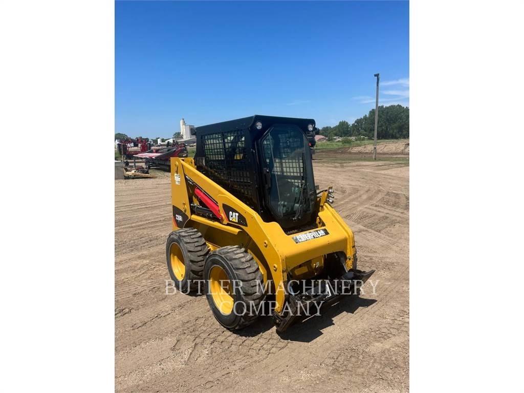 CAT 226B3 C3S2  스키드로더