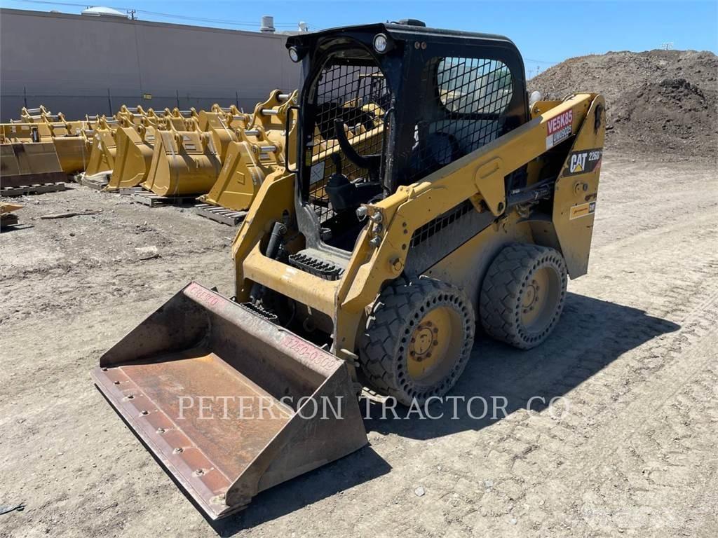 CAT 226D  스키드로더