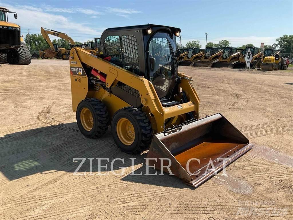 CAT 226D  스키드로더