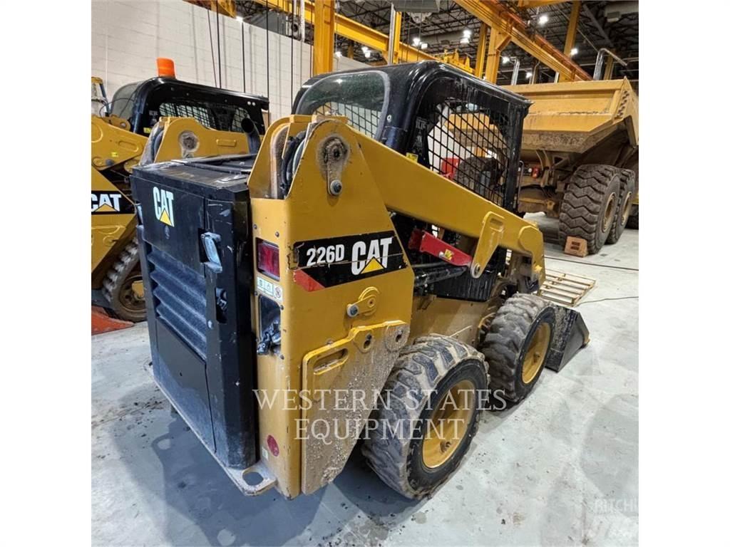 CAT 226D  스키드로더
