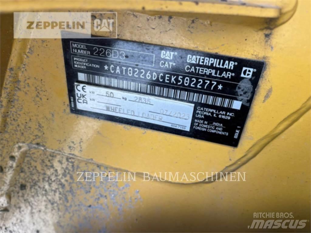 CAT 226D  스키드로더