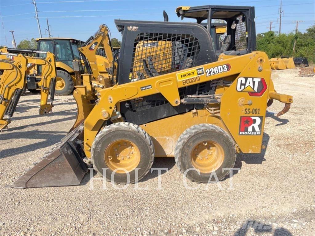 CAT 226D  스키드로더