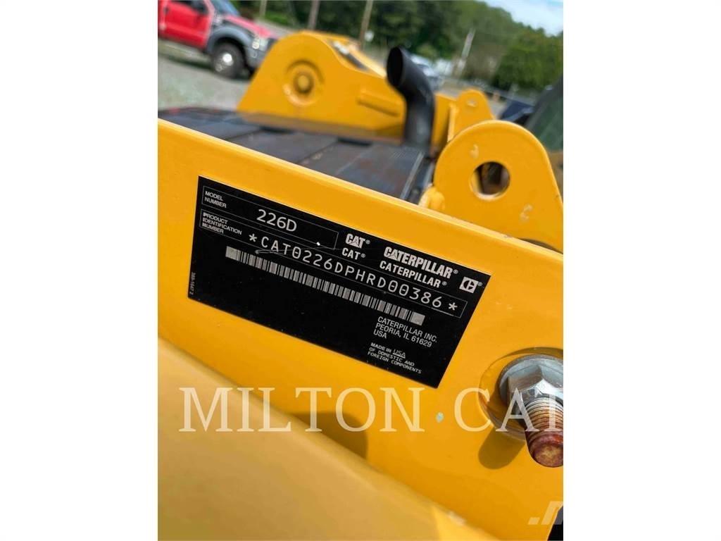 CAT 226D  스키드로더