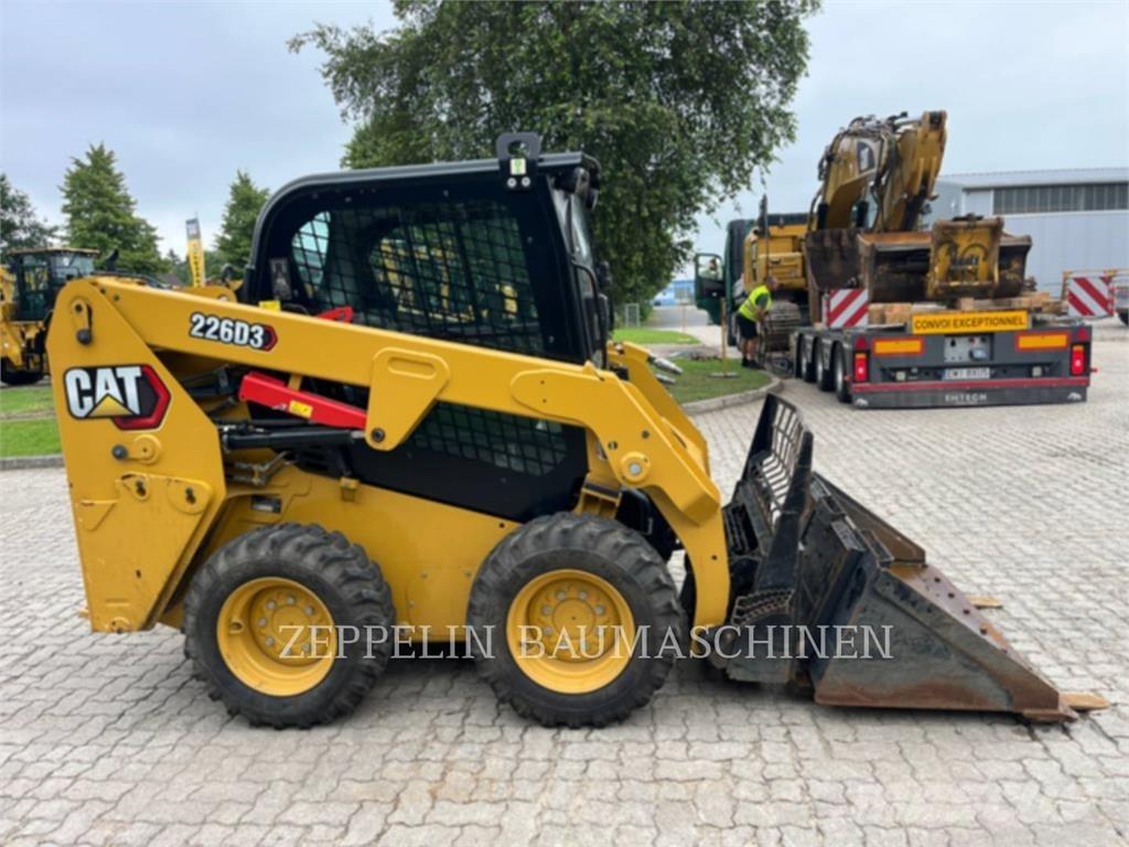 CAT 226D  스키드로더
