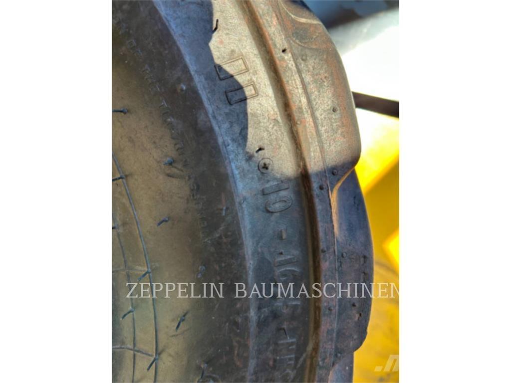 CAT 226D  스키드로더