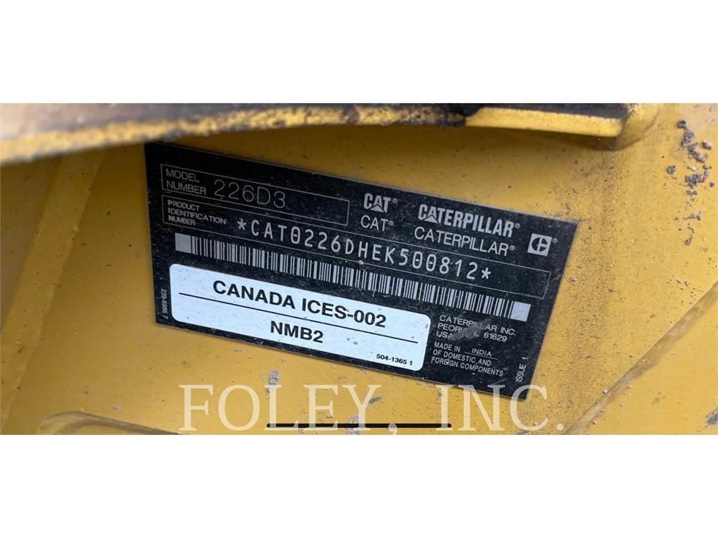 CAT 226D3  스키드로더