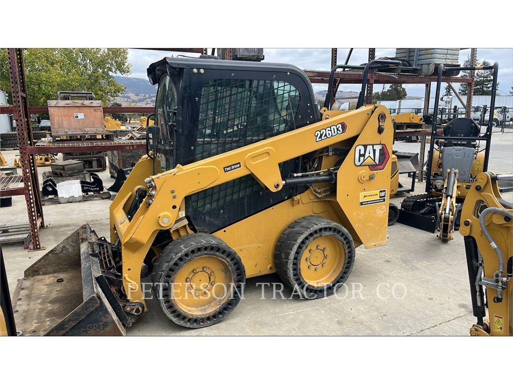 CAT 226D3  스키드로더