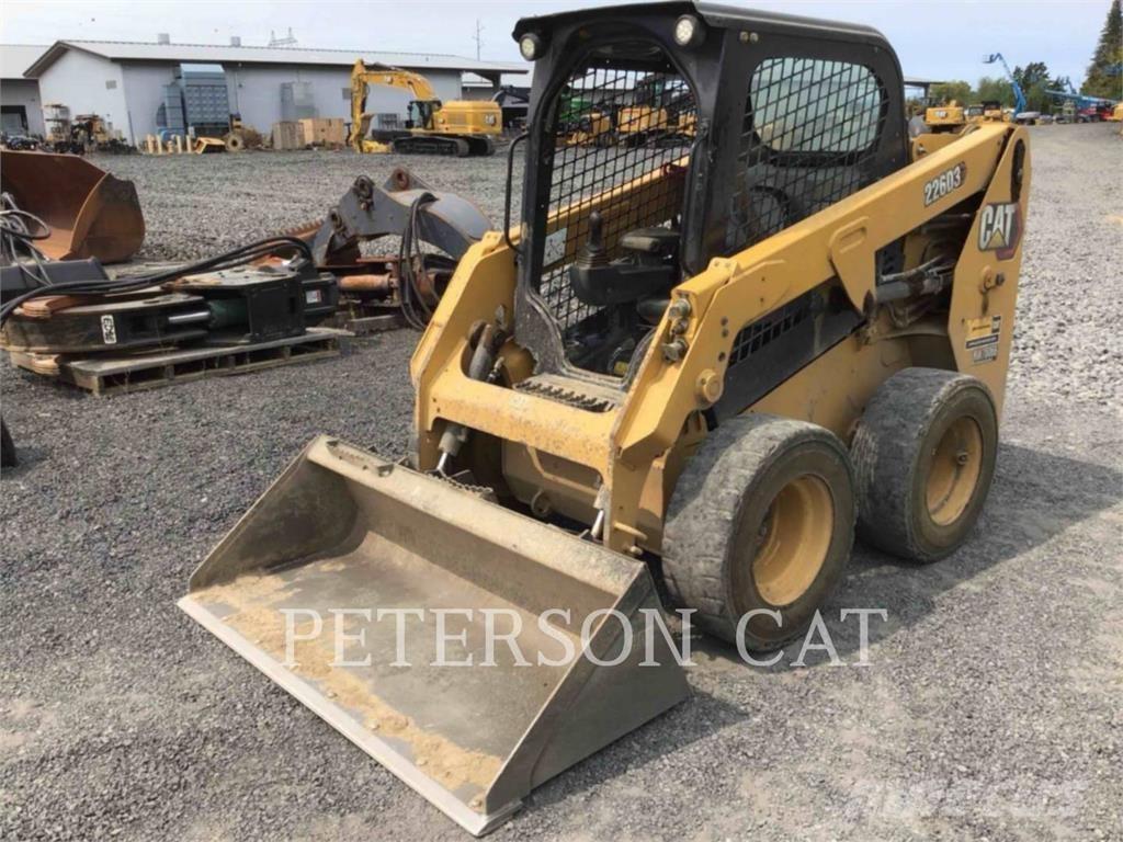 CAT 226D3  스키드로더