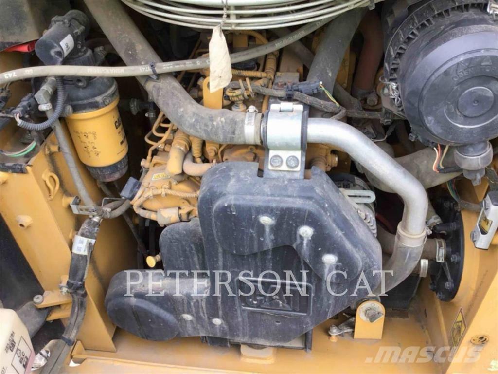 CAT 226D3  스키드로더