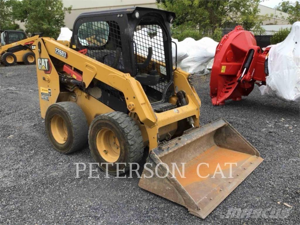 CAT 226D3  스키드로더