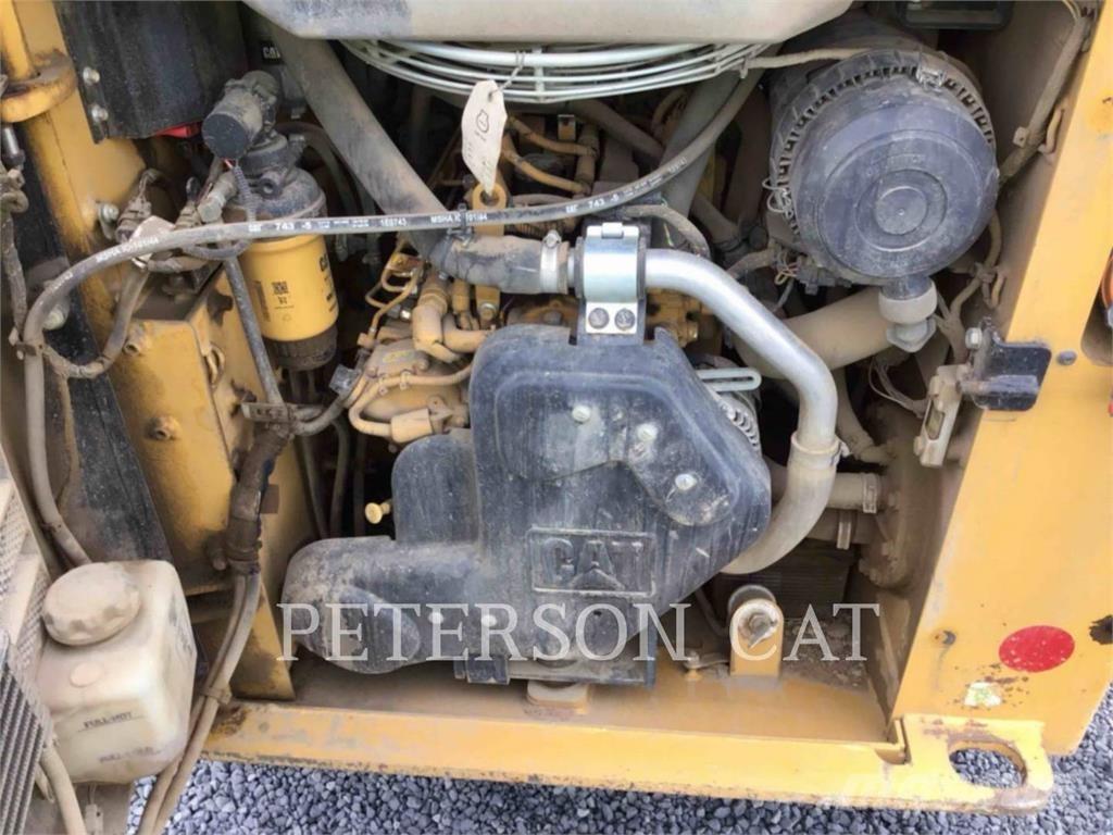 CAT 226D3  스키드로더