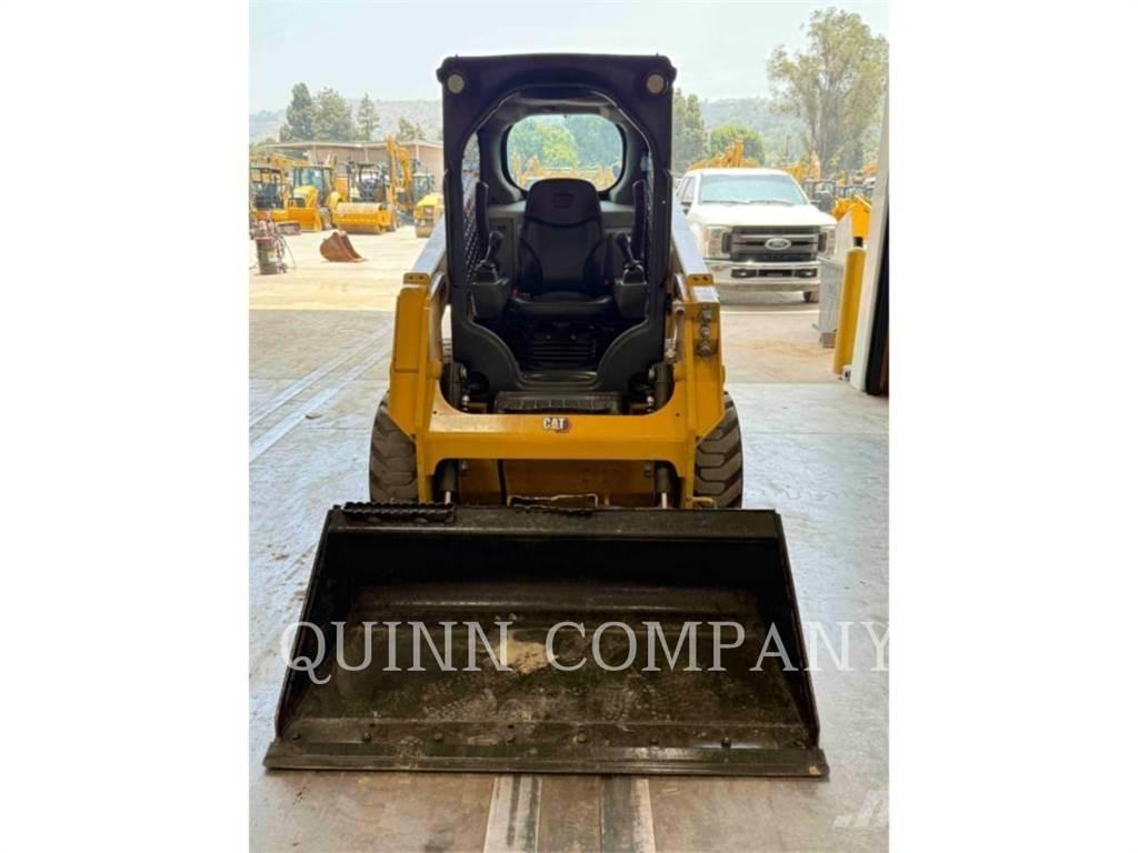 CAT 226D3  스키드로더
