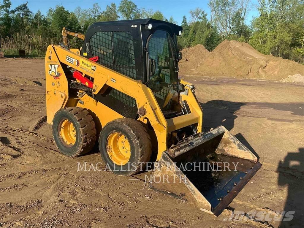 CAT 226D3 AQ  스키드로더