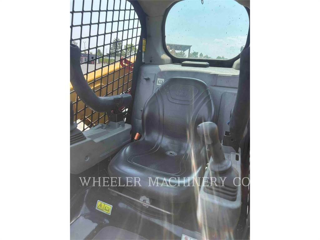 CAT 226D3 C1H2  스키드로더