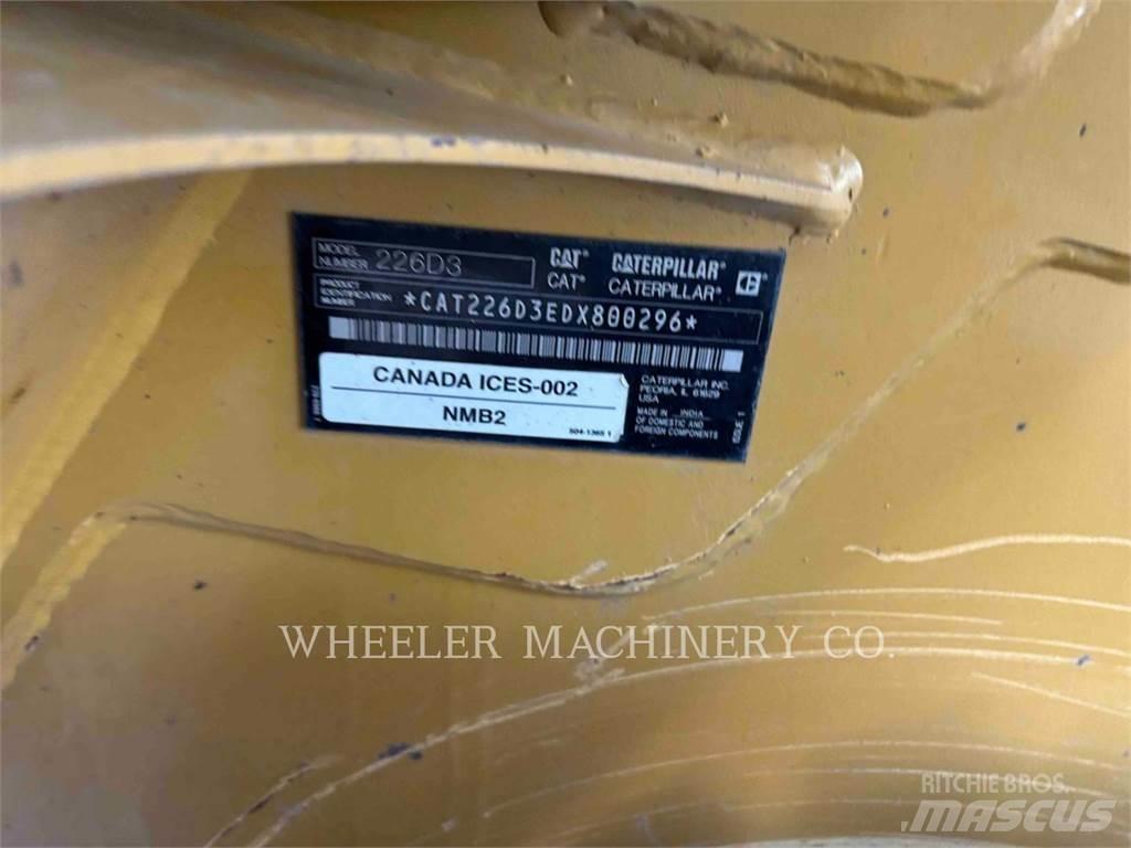 CAT 226D3 C1H2  스키드로더