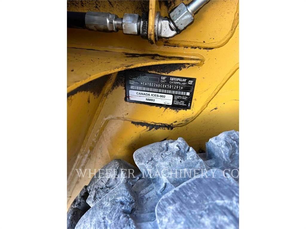CAT 226D3 C1H2  스키드로더