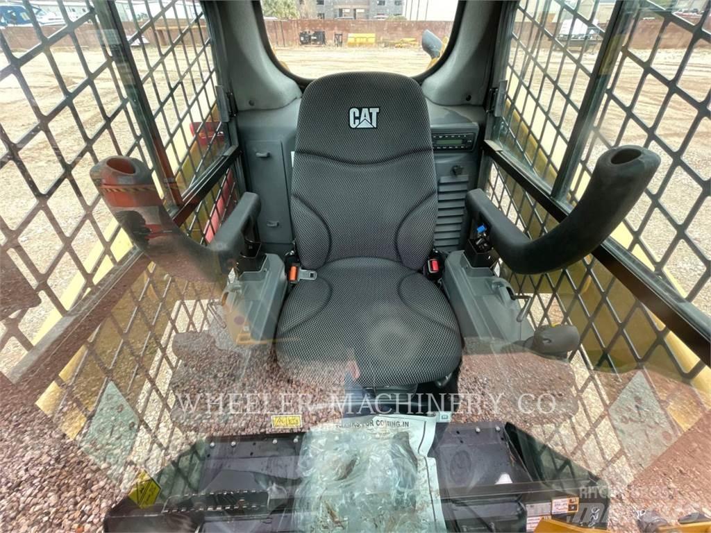 CAT 226D3 C3H2  스키드로더